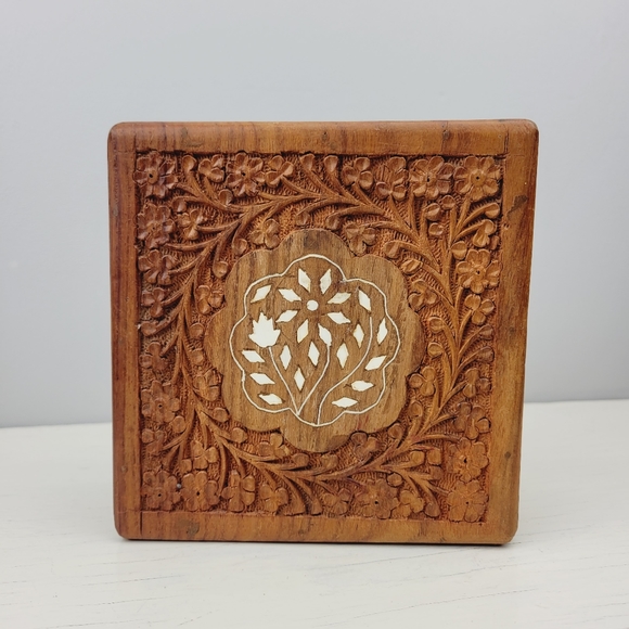 Vintage Sheesham Indian Rosewood Hand Carved Floral Box | Made in India - Picture 3 of 16